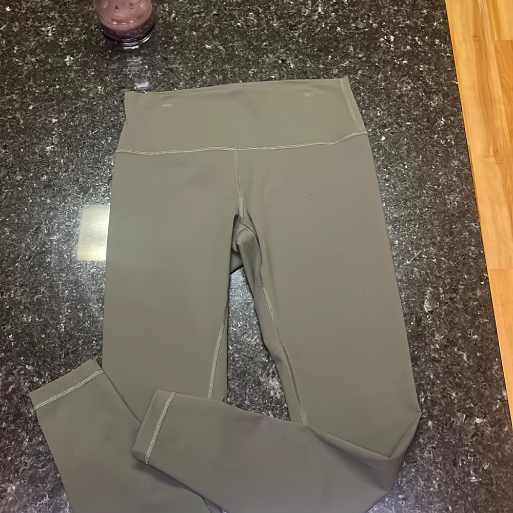Green LuLulemon Leggings
